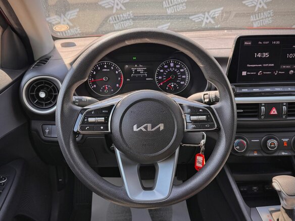 2022 Kia Cerato IV Рестайлинг, красный, 1689000 рублей - вид 14