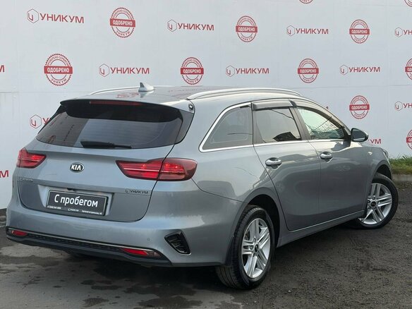 2021 Kia Ceed III, серый - вид 4