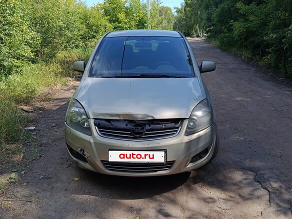 2011 Opel Zafira B Рестайлинг, бежевый