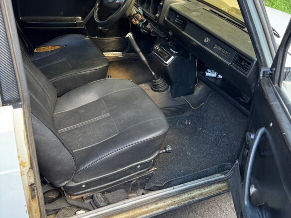 1990 Lada (ВАЗ) 2105, белый, 95000 рублей - вид 8