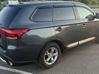 2015 Mitsubishi Outlander III Рестайлинг 2, серый, 1550000 рублей, вид 3