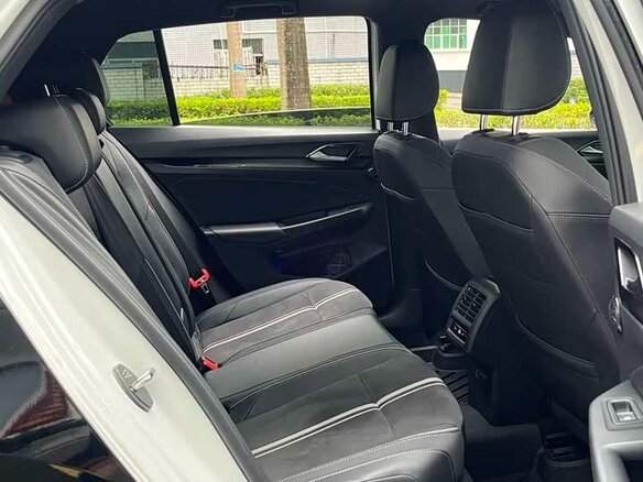 2023 Volkswagen Golf VIII, чёрный, 1670000 рублей - вид 8
