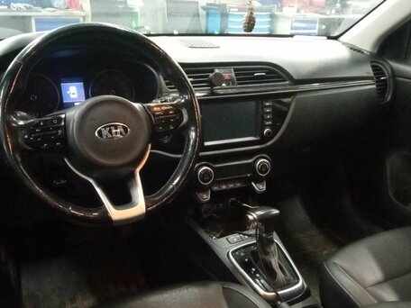 2018 Kia Rio IV, чёрный, 1380000 рублей, вид 5