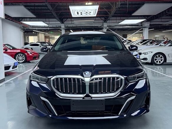 2025 BMW 5 серии Long 525Li VIII (G60/G61/G68), чёрный, 5900757 рублей - вид 1
