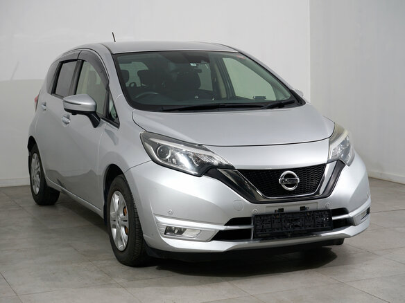 2017 Nissan Note II Рестайлинг, серый - вид 1