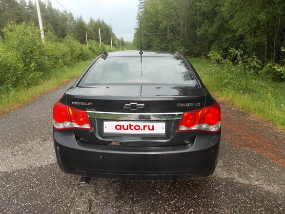 2011 Chevrolet Cruze I, чёрный, 595000 рублей - вид 2
