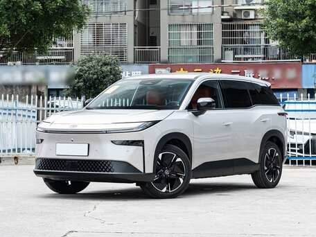 2026 Toyota bZ3X 58.3 kWh, серебристый, 3110000 рублей, вид 1