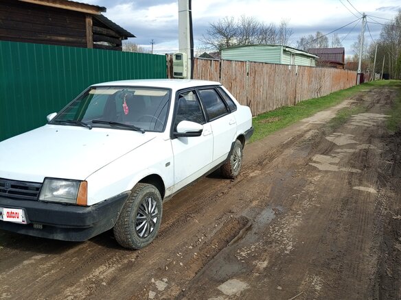 2000 Lada (ВАЗ) 21099, белый