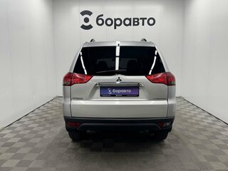 2015 Mitsubishi Pajero Sport II Рестайлинг, серебристый, 2180000 рублей, вид 5