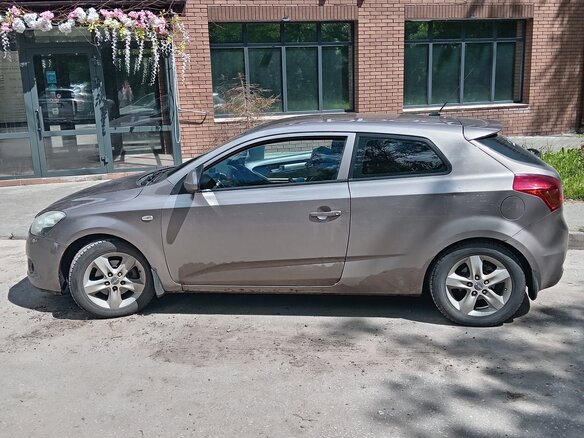 2008 Kia Ceed I, бежевый, 350000 рублей - вид 2