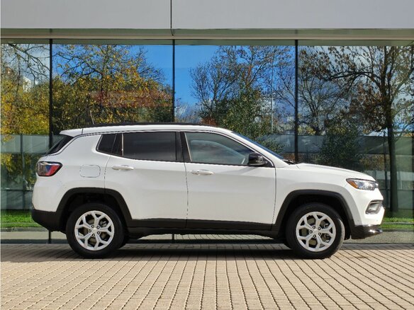 2024 Jeep Compass II Рестайлинг, белый, 2950000 рублей - вид 9