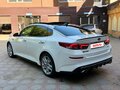 2019 Kia Optima IV Рестайлинг, белый, 1705000 рублей - вид 6