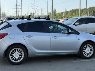 2010 Opel Astra J, серебристый, 650000 рублей, вид 3