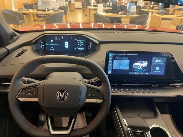 2026 Changan UNI-S I, красный, 3229900 рублей - вид 8
