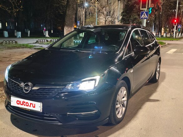 2020 Opel Astra K Рестайлинг, чёрный, 1450000 рублей - вид 1