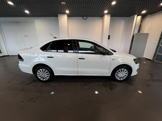 2020 Volkswagen Polo V Рестайлинг, белый, 789000 рублей, вид 2