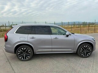 2026 Volvo XC90 B5 II Рестайлинг 2, серебристый, 10950000 рублей, вид 4