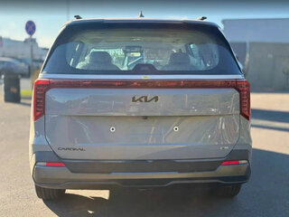 2026 Kia Carnival IV Рестайлинг, серый, 7250000 рублей, вид 3
