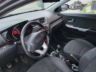 2012 Kia Rio 5-speed III, серый, 470000 рублей, вид 5