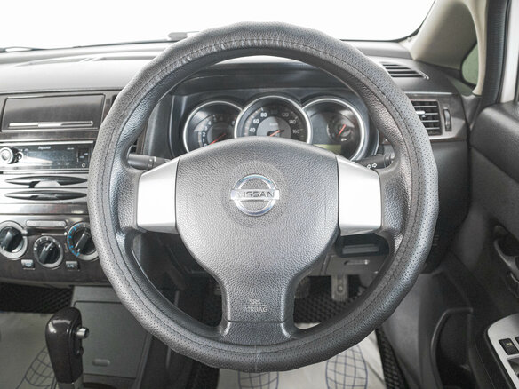 2004 Nissan Tiida Latio I, белый - вид 13