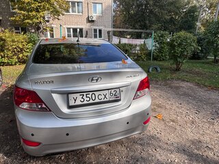 2013 Hyundai Solaris I, серебристый, 600000 рублей, вид 4