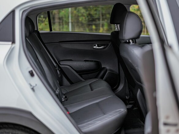 2018 Kia Rio X-Line IV, белый, 1335000 рублей - вид 11