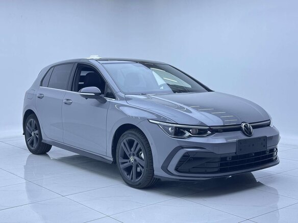 2023 Volkswagen Golf VIII, голубой, 1670000 рублей