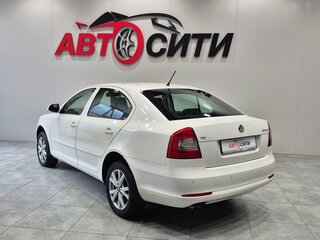 2012 Skoda Octavia II (A5) Рестайлинг, белый, 850000 рублей, вид 5