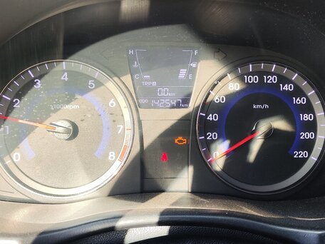 2013 Hyundai Solaris I, фиолетовый, 513000 рублей, вид 4