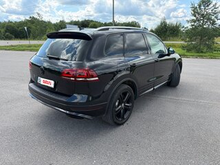 2018 Volkswagen Touareg II Рестайлинг, чёрный, 3490000 рублей, вид 3
