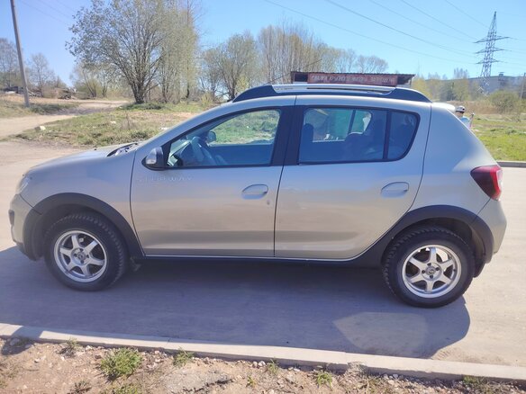 2015 Renault Sandero Stepway II, бежевый, 890000 рублей - вид 4