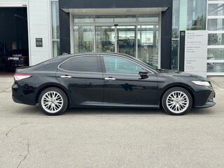 2019 Toyota Camry VIII (XV70), чёрный, 3250000 рублей, вид 3
