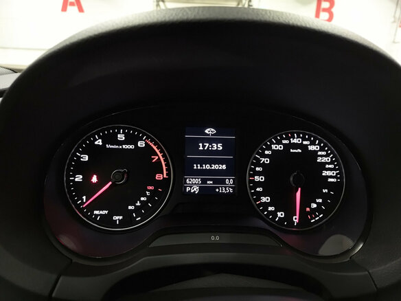 2018 Audi A3 III (8V) Рестайлинг, красный, 1949000 рублей - вид 12