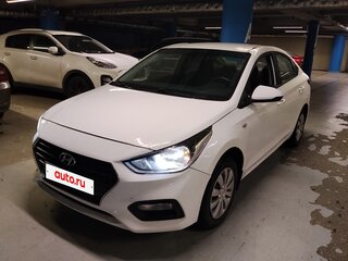 2019 Hyundai Solaris II, белый, 650000 рублей, вид 2