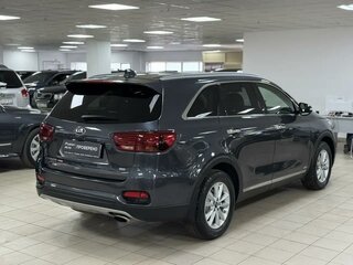 2018 Kia Sorento III Prime Рестайлинг, серый, 1799000 рублей, вид 5