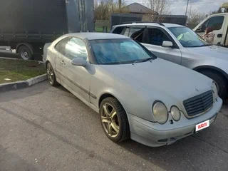 2000 Mercedes-Benz CLK-Класс 230 I (W208) Рестайлинг, серебристый, 300000 рублей, вид 3