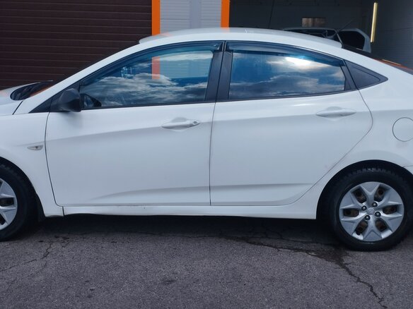 2015 Hyundai Solaris I Рестайлинг, белый, 515000 рублей - вид 7