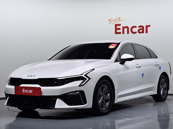 2025 Kia K5 LPi III Рестайлинг, белый