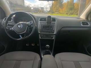2016 Volkswagen Polo V Рестайлинг, оранжевый, 900000 рублей, вид 5
