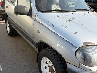 2005 Chevrolet Niva I, серебристый, 210000 рублей, вид 4