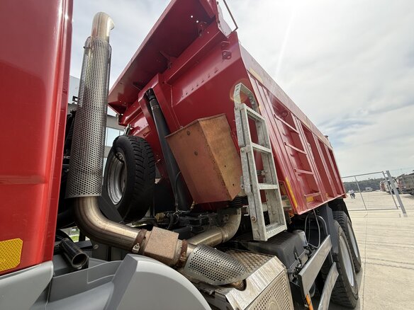 2018 Mercedes-Benz Actros, красный, 9980000 рублей - вид 20
