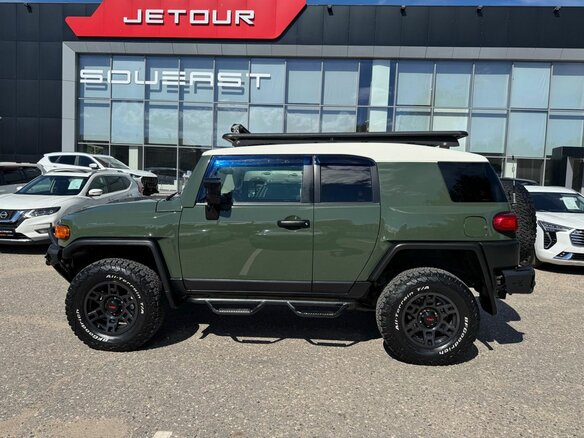 2011 Toyota FJ Cruiser, зелёный - вид 4