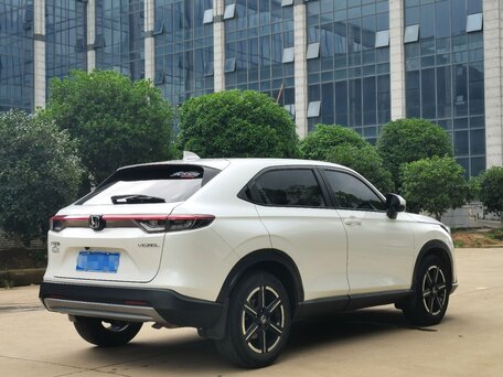 2023 Honda Vezel II, белый, 1900000 рублей, вид 4