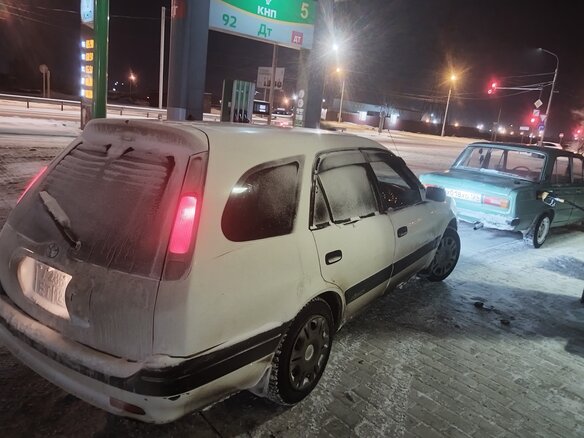 2000 Toyota Sprinter Carib III, белый, 330000 рублей - вид 5