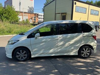 2010 Honda Freed I, белый, 980000 рублей, вид 3