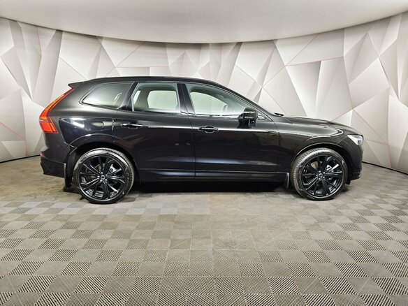 2025 Volvo XC60 II Рестайлинг 2, чёрный, 6395150 рублей - вид 5