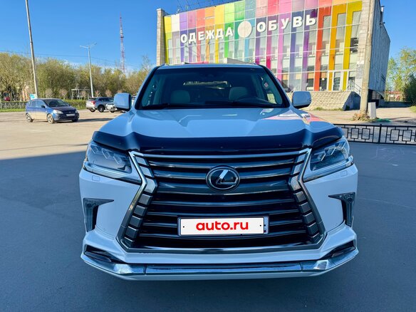 2016 Lexus LX 570 III Рестайлинг 2, белый, 7300000 рублей - вид 9