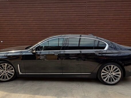 2021 BMW 7 серии Long 740Li xDrive VI (G11/G12) Рестайлинг, чёрный, 6500000 рублей, вид 5