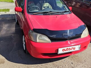 2001 Toyota Platz, красный, 300000 рублей, вид 2