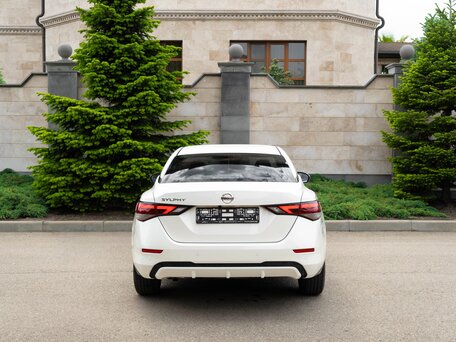 2022 Nissan Sylphy IV (B18), белый, 1890000 рублей, вид 5